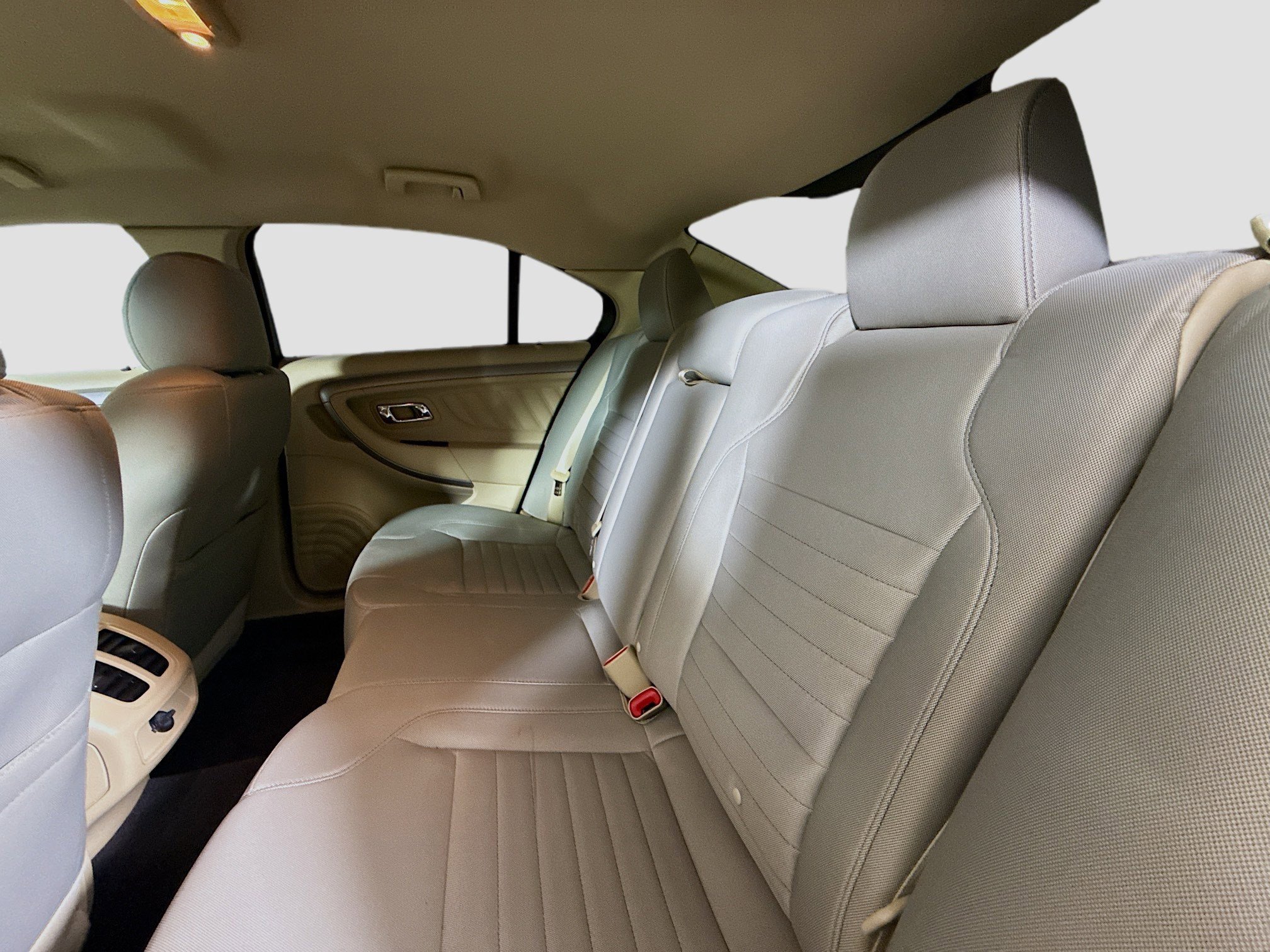 Used 2017 Ford Taurus SE image 24