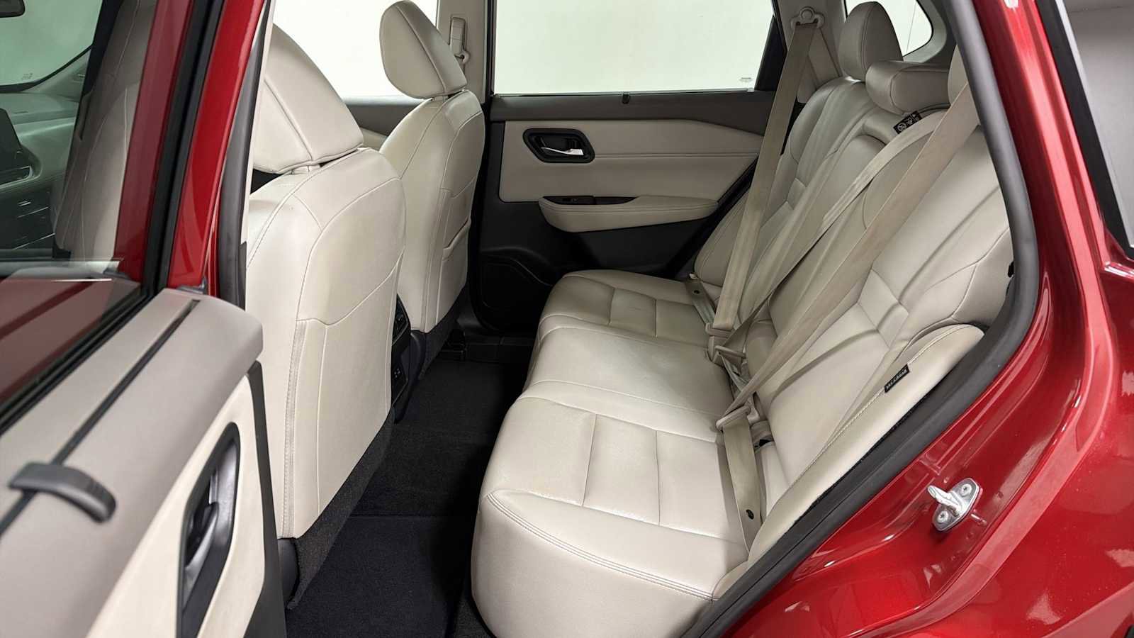 Used 2023 Nissan Rogue SL w/ SL Premium Package image 25