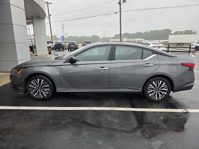 Used 2025 Nissan Altima 2.5 SV FWD image 8