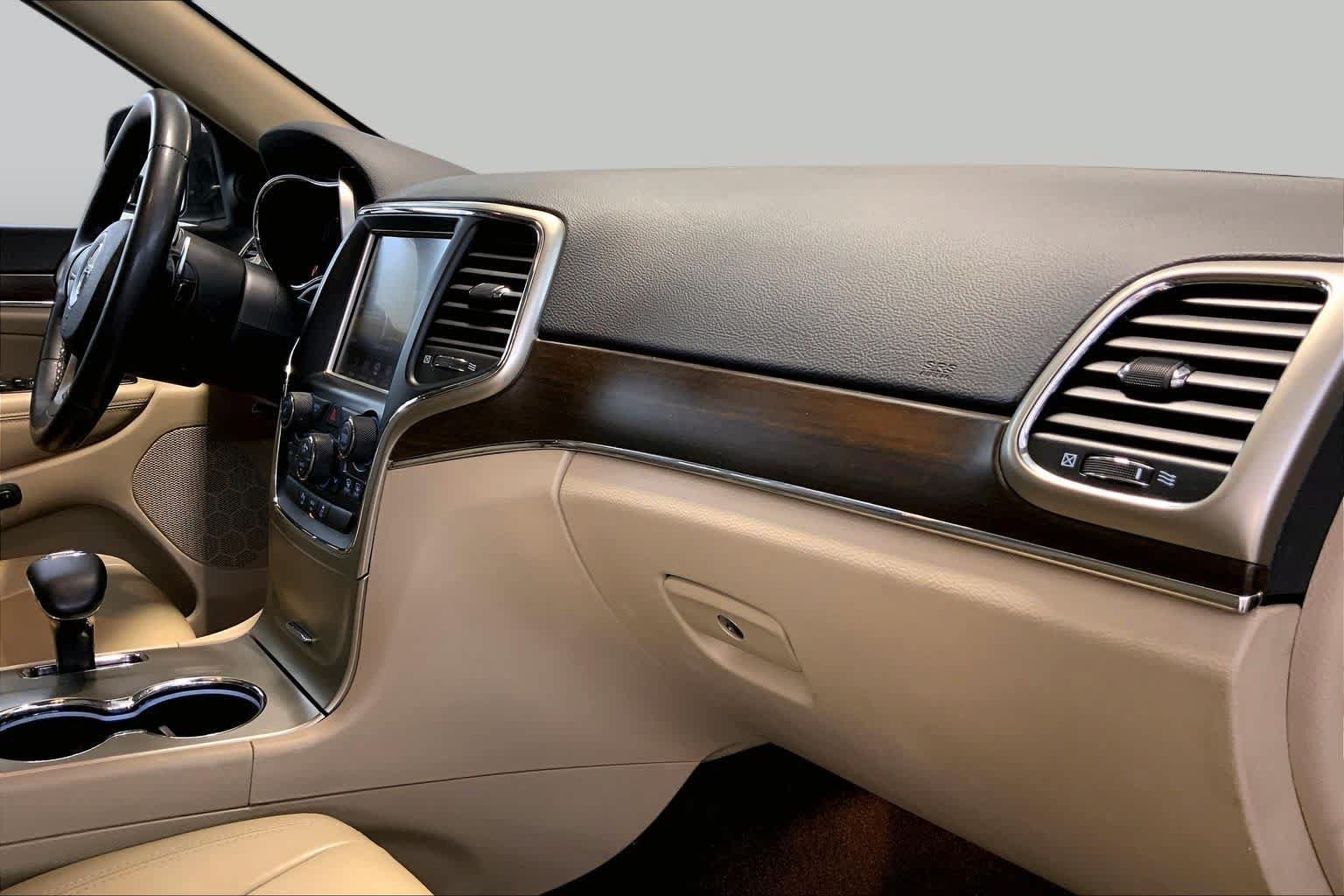 Used 2015 Jeep Grand Cherokee Limited AWD/4WD image 18