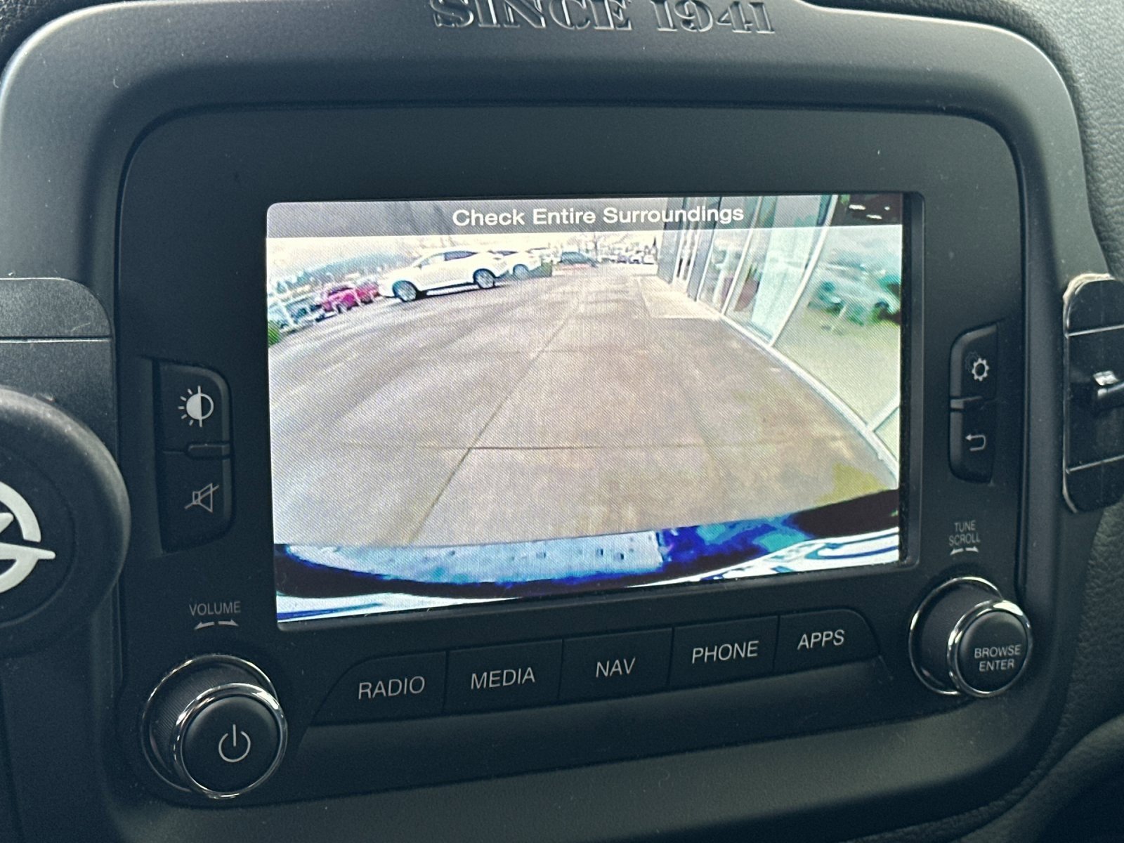 Used 2017 Jeep Renegade Limited image 18