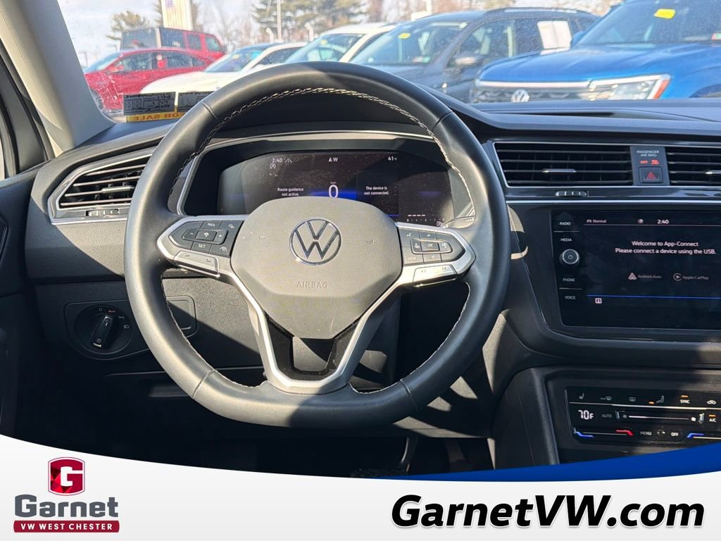 Certified 2024 Volkswagen Tiguan SE w/ Panoramic Sunroof Package image 11
