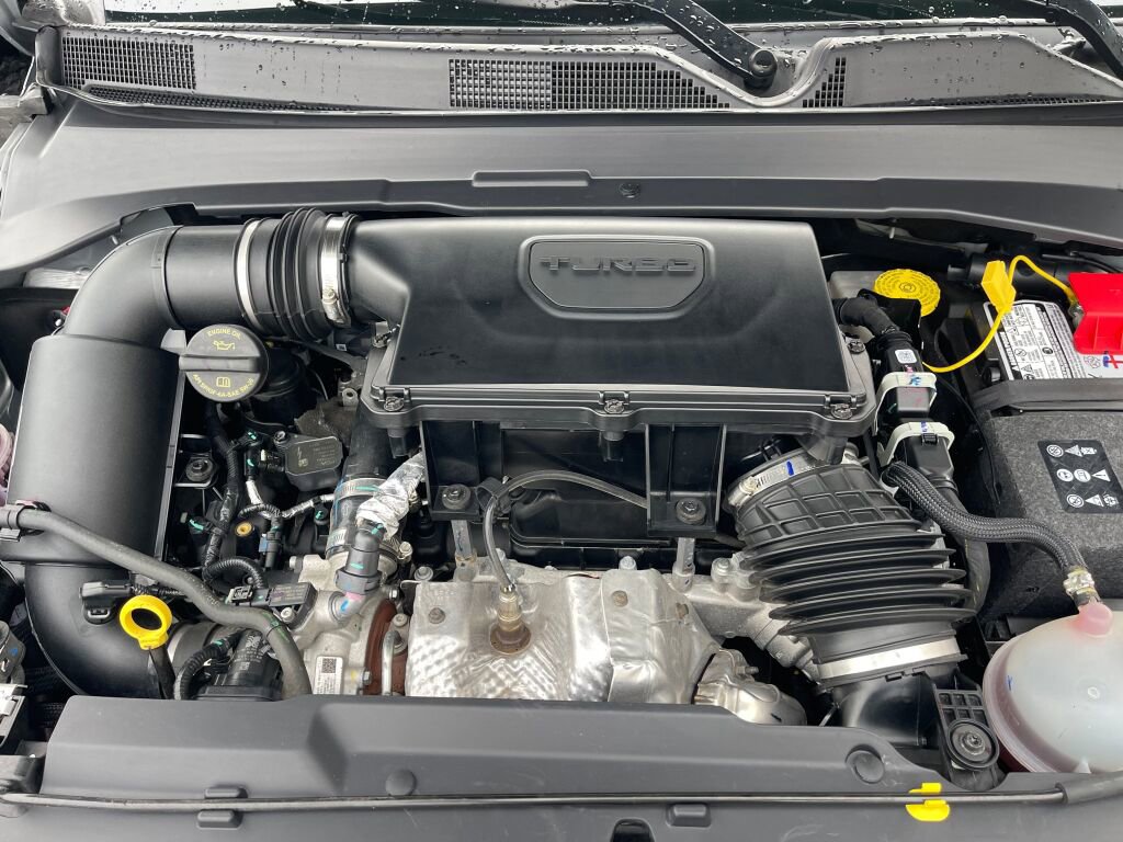 Used 2024 Jeep Compass Latitude image 32