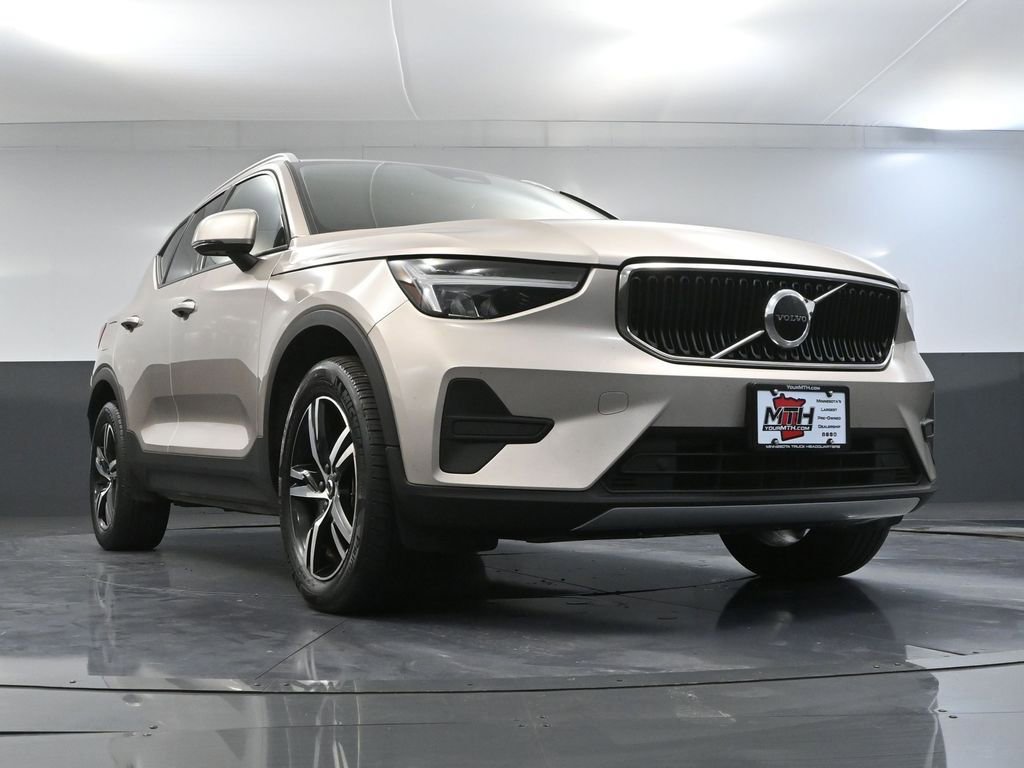 Used 2023 Volvo XC40 B5 Core image 51