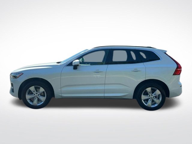 Used 2022 Volvo XC60 B5 Momentum AWD/4WD image 2