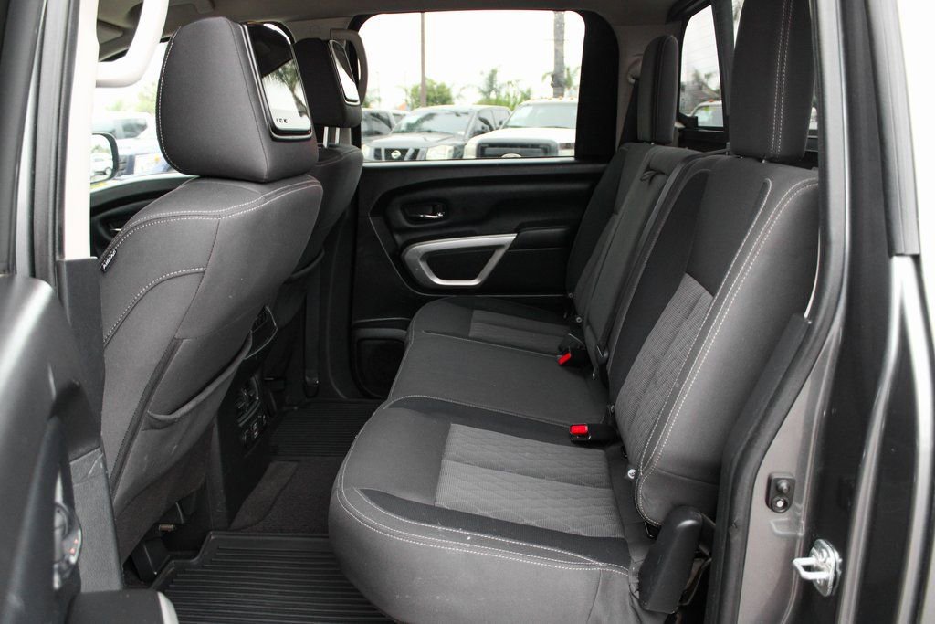 Used 2021 Nissan Titan SV w/ SV Convenience Package AWD/4WD image 35