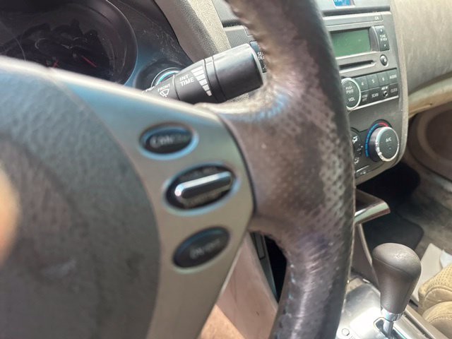 Used 2011 Nissan Altima 2.5 S w/ Convenience Pkg FWD image 16