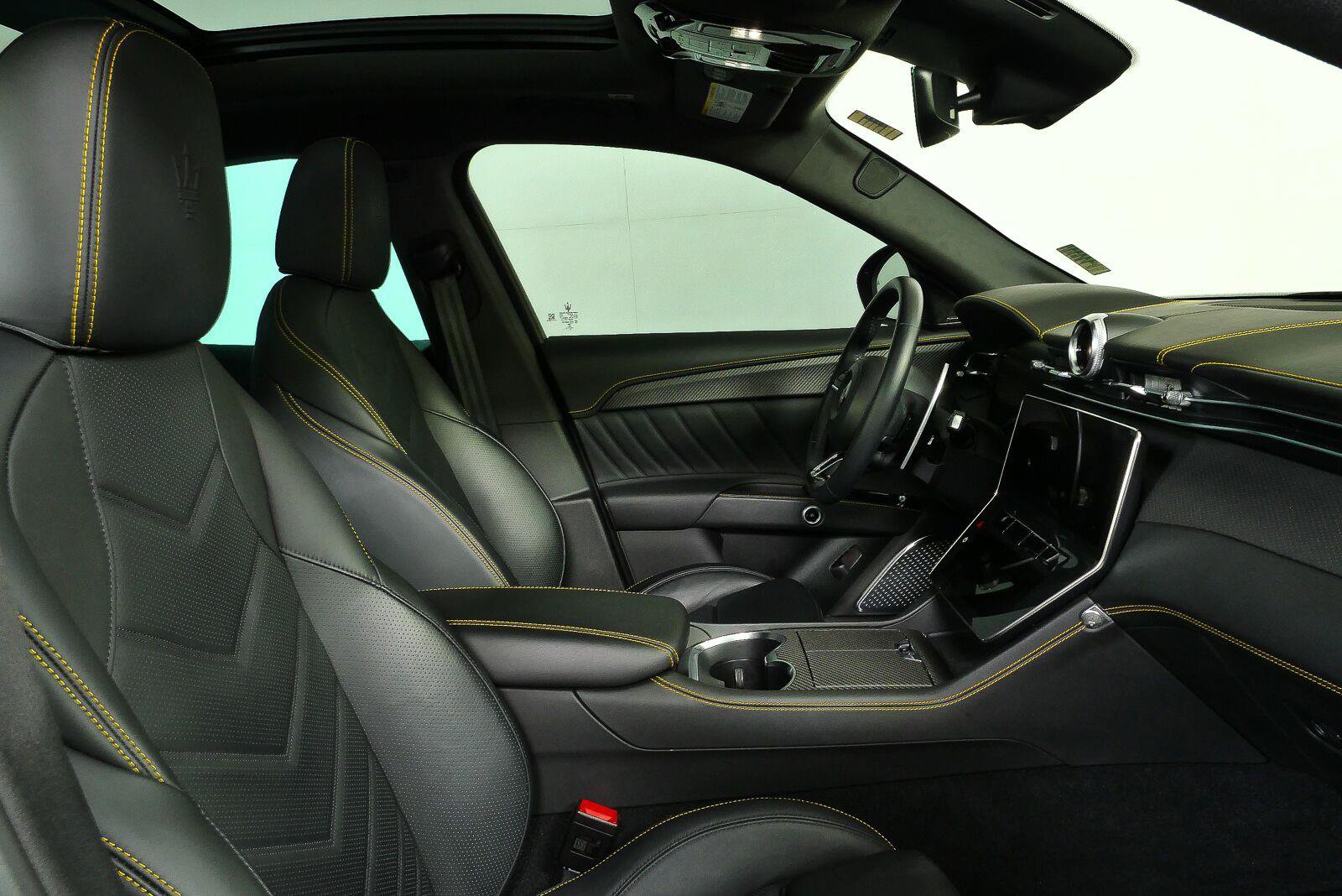 Used 2023 Maserati Grecale Modena AWD/4WD image 21