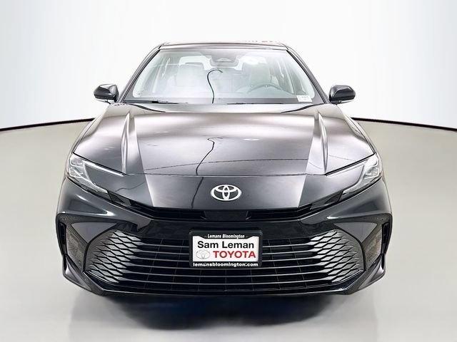 Used 2026 Toyota Camry XLE AWD/4WD image 2