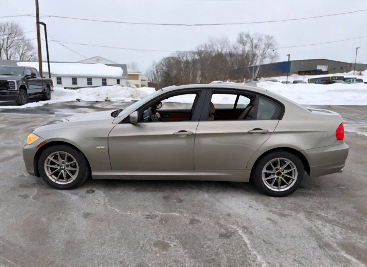 Used 2010 BMW 328i xDrive Sedan AWD/4WD image 9