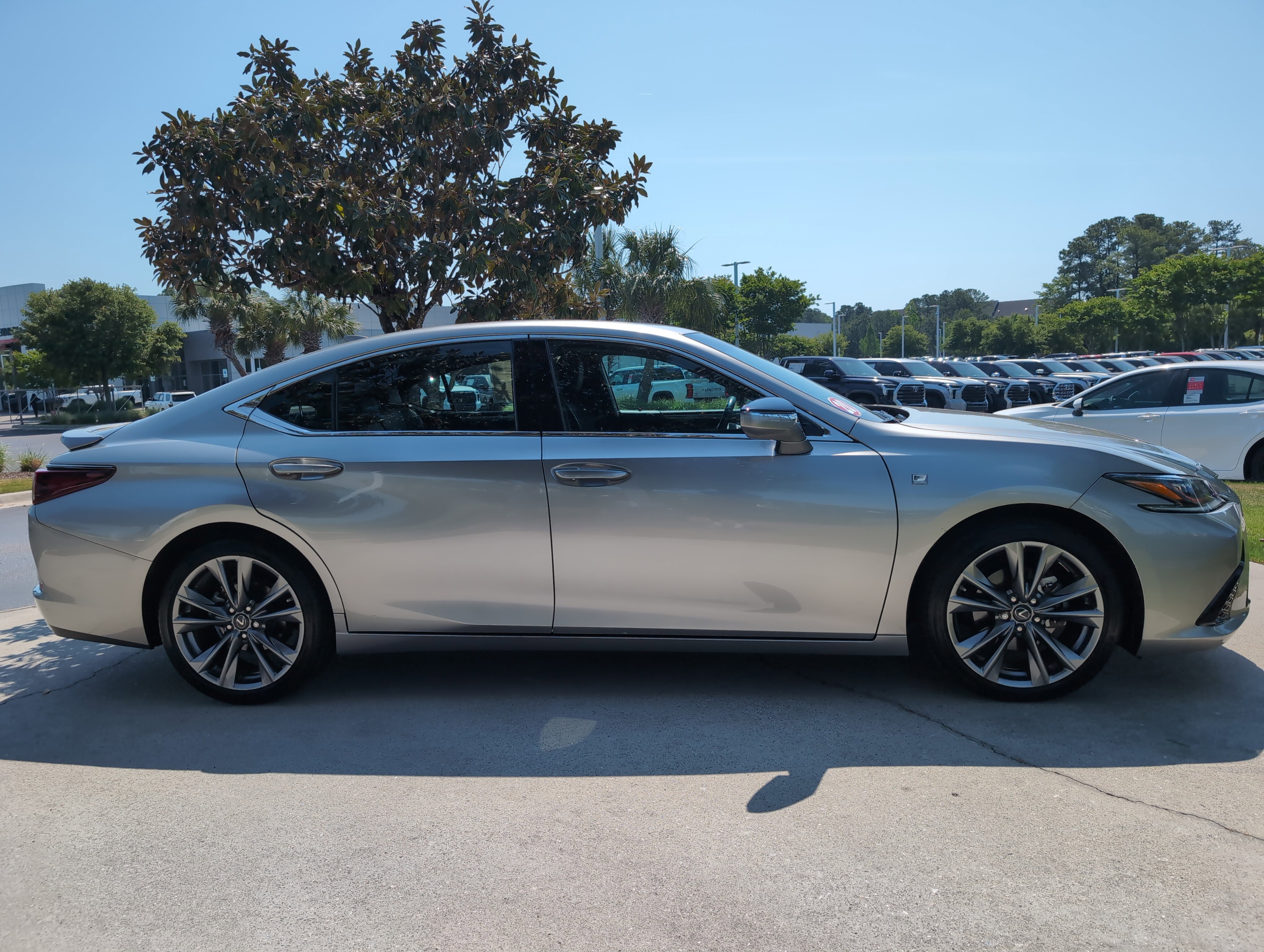 Used 2020 Lexus ES 350 F Sport w/ Accessory Package FWD image 11