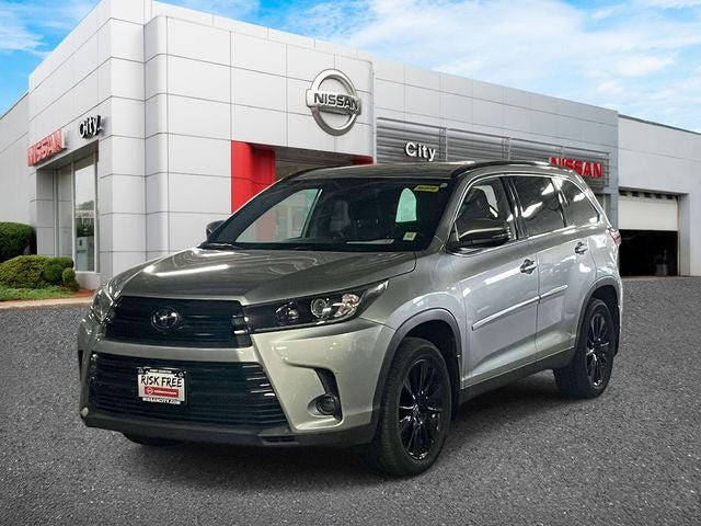 Used 2019 Toyota Highlander SE AWD/4WD image 4
