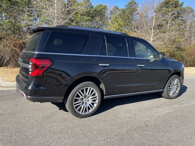 Used 2022 Ford Expedition Limited image 2