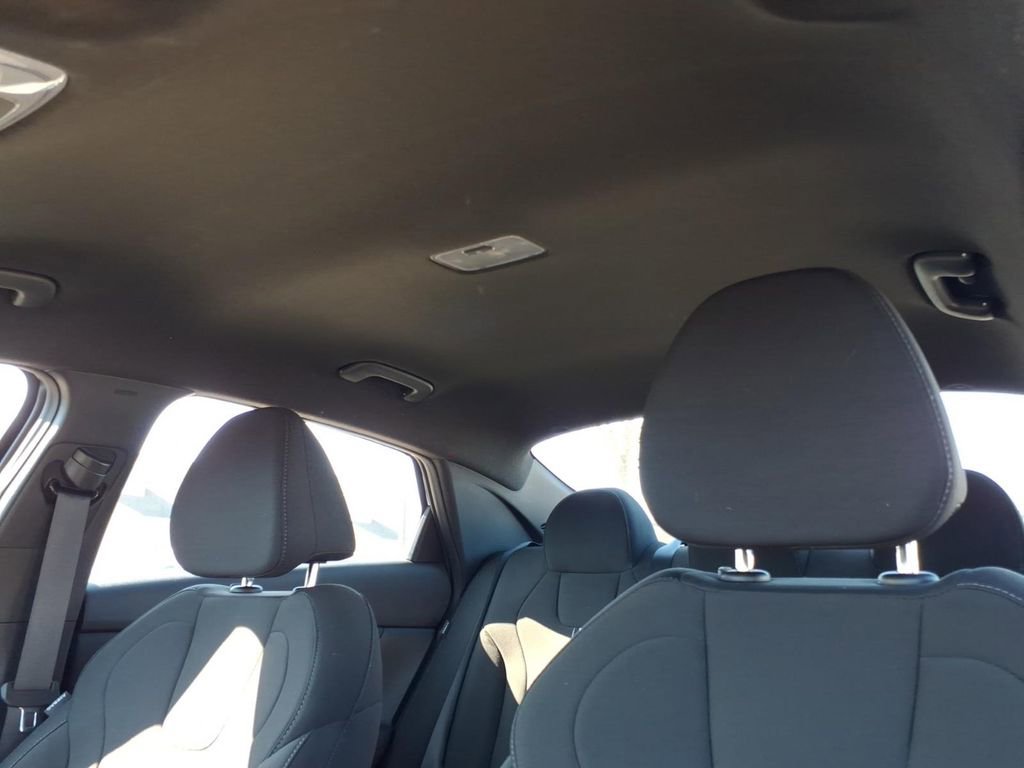 New 2025 Hyundai Elantra Sport image 24