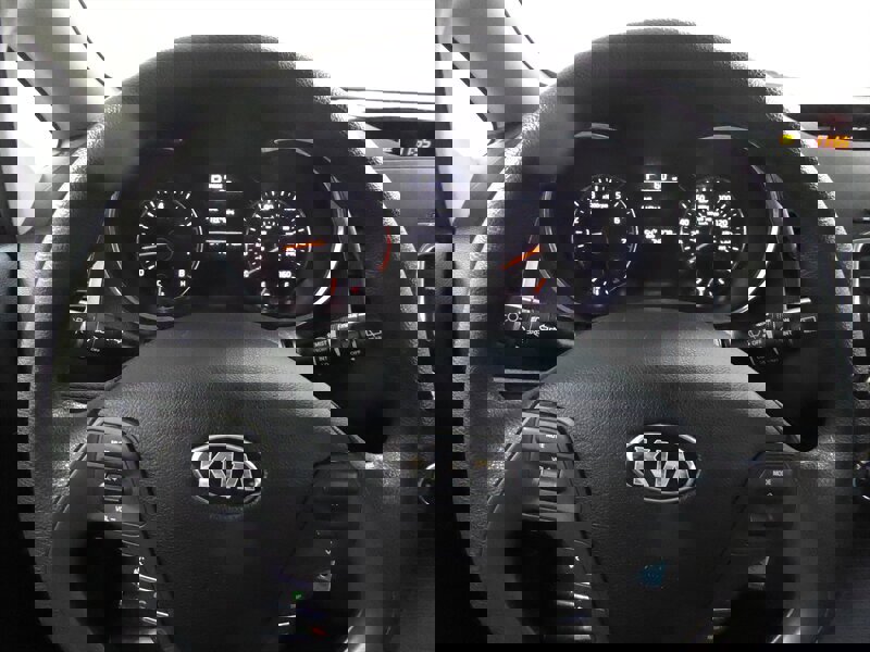 Used 2018 Kia Forte LX image 11