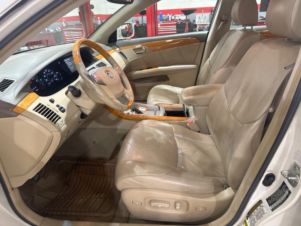Used 2005 Toyota Avalon Limited FWD image 40