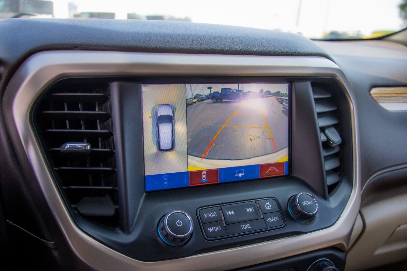 Used 2019 GMC Acadia Denali w/ Technology Package FWD image 21