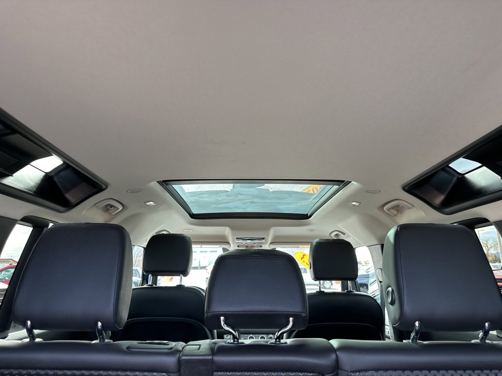 Used 2023 Land Rover Defender 110 S image 26