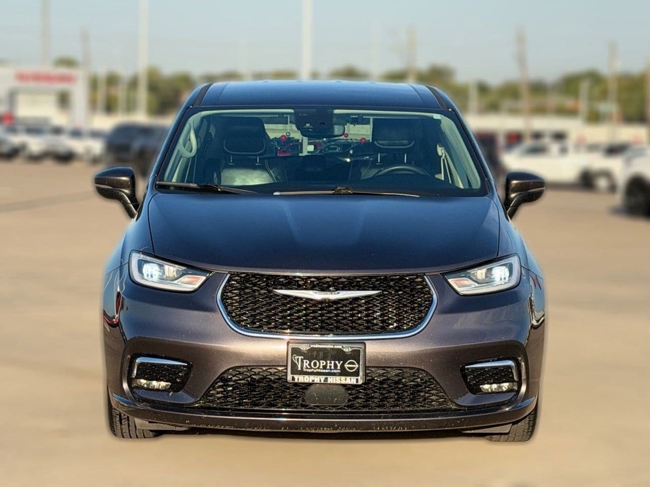 Used 2023 Chrysler Pacifica Touring-L FWD image 4