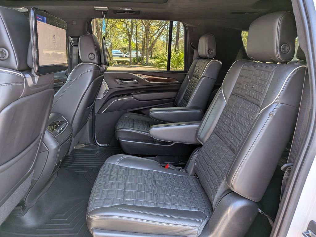 Used 2022 Cadillac Escalade ESV Sport Platinum w/ Heavy-Duty Trailer Package image 17