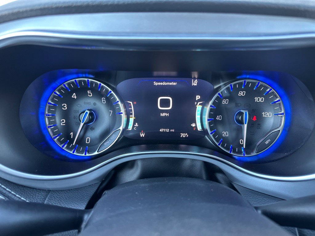 Used 2025 Chrysler Pacifica Limited FWD image 46