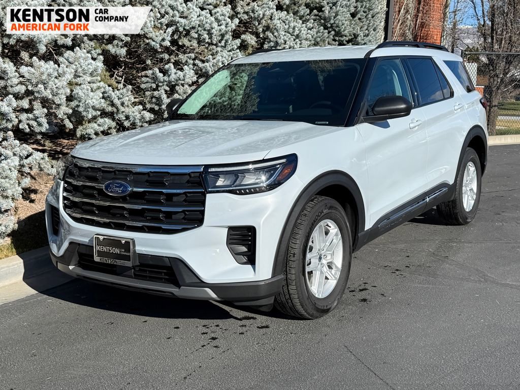 Used 2025 Ford Explorer Active image 2
