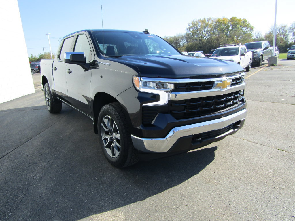 Used 2024 Chevrolet Silverado 1500 LT AWD/4WD image 9