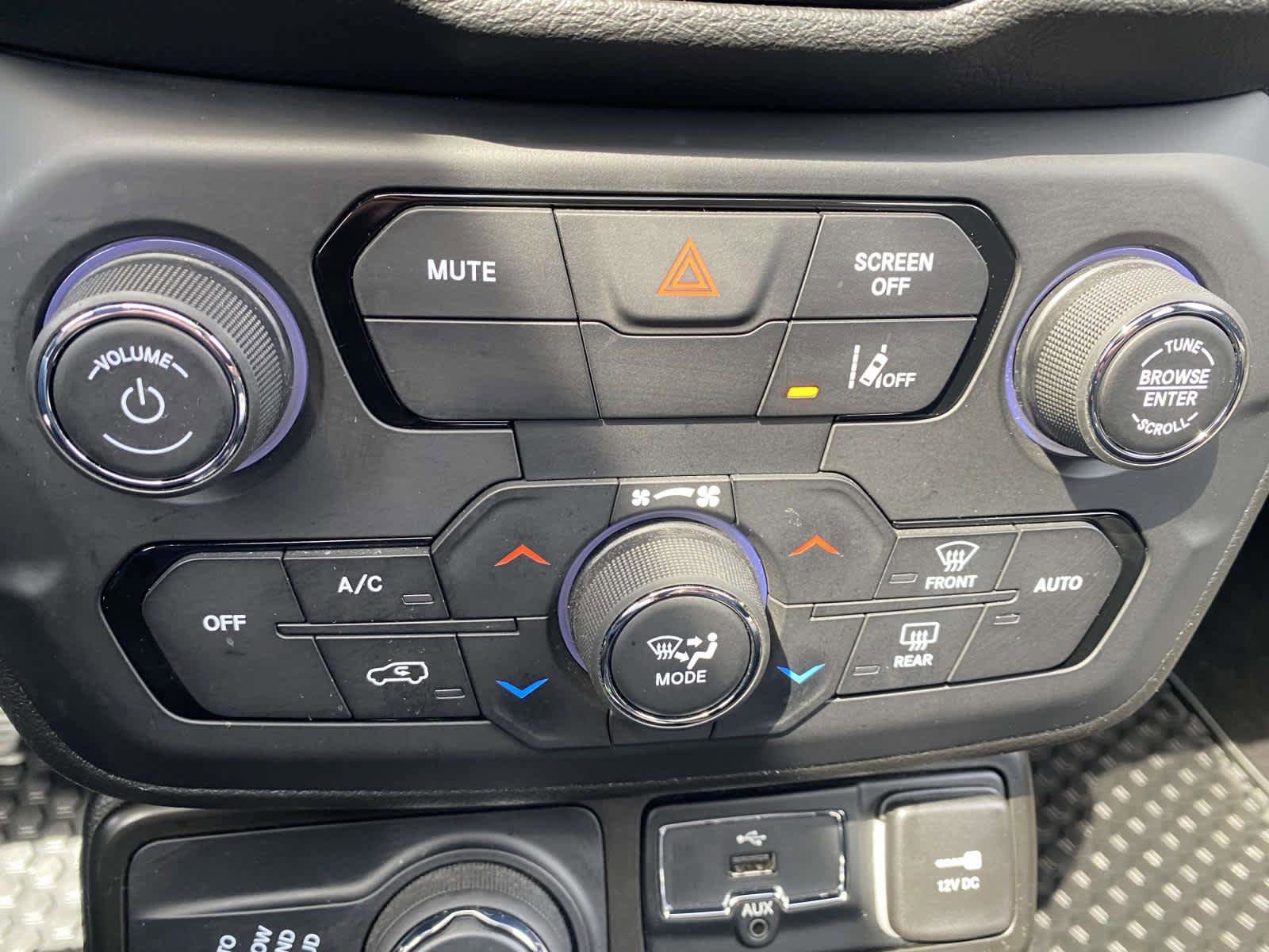 Used 2022 Jeep Renegade Limited w/ Sun, Sound & Wheels Group AWD/4WD image 19