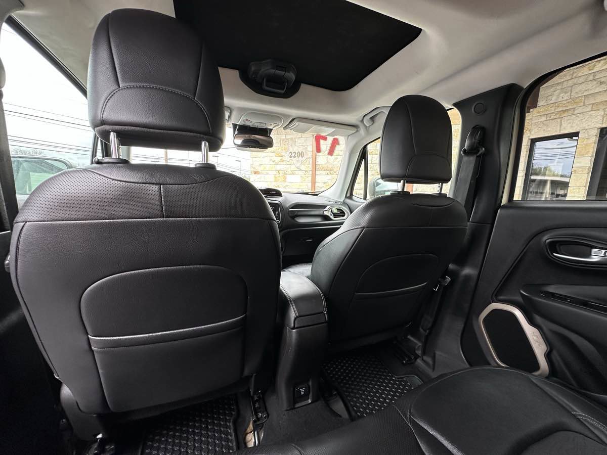 Used 2017 Jeep Renegade Trailhawk image 7