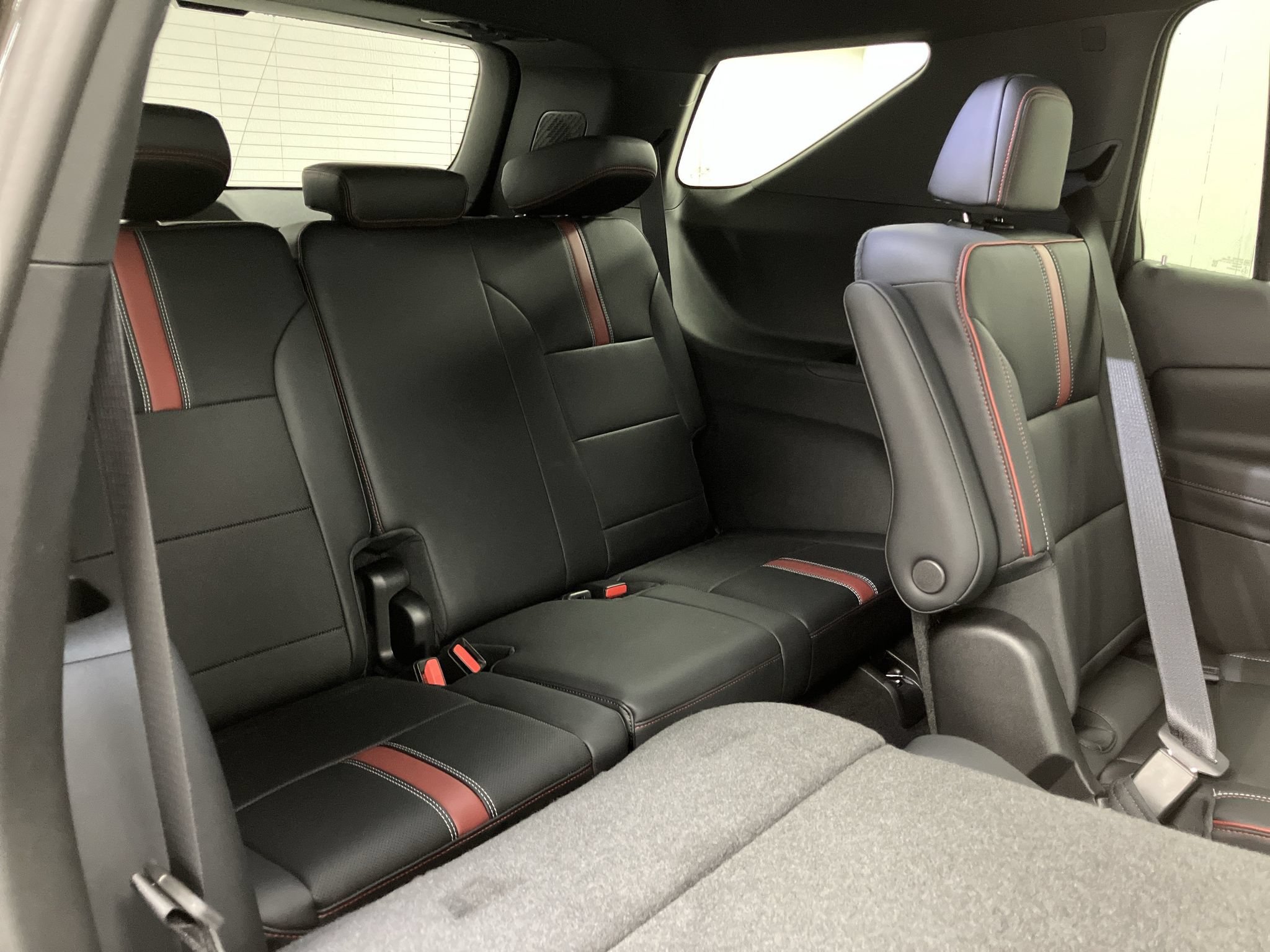 New 2027 Chevrolet Traverse RS AWD/4WD image 19