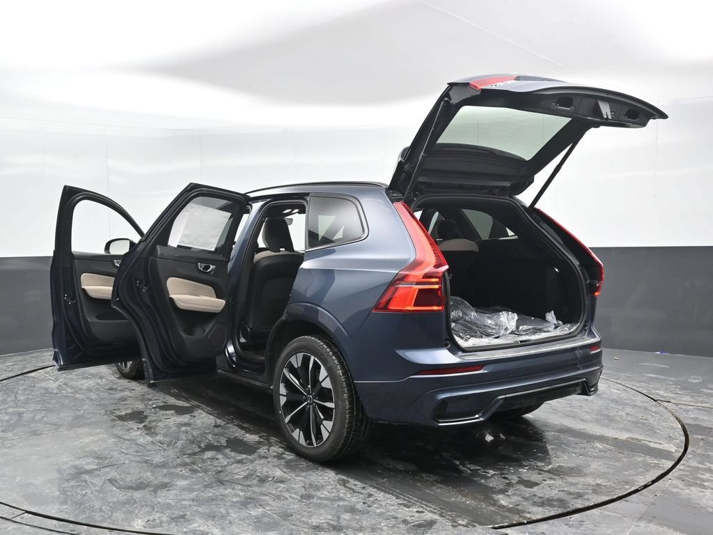 New 2026 Volvo XC60 B5 Plus w/ Protection Package Premier AWD/4WD image 45