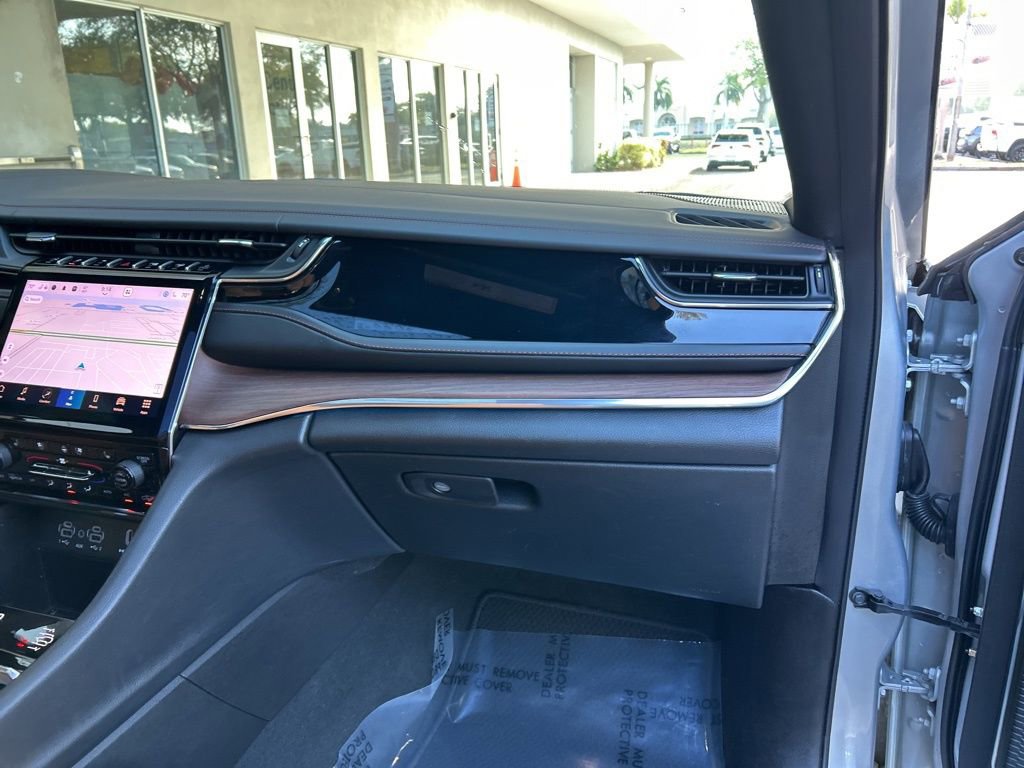 Used 2025 Jeep Grand Cherokee L Summit w/ Advanced Protech Group IV image 24