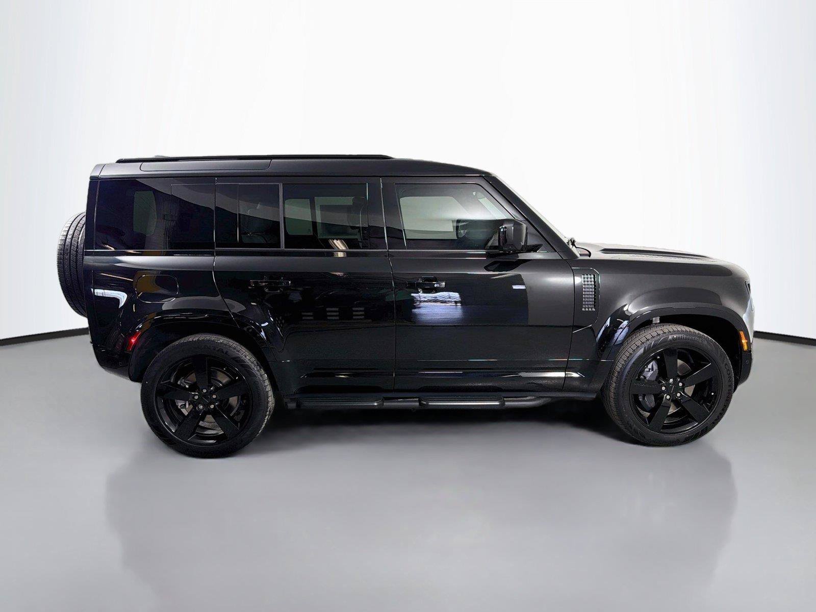 New 2026 Land Rover Defender 110 X-Dynamic SE AWD/4WD image 4