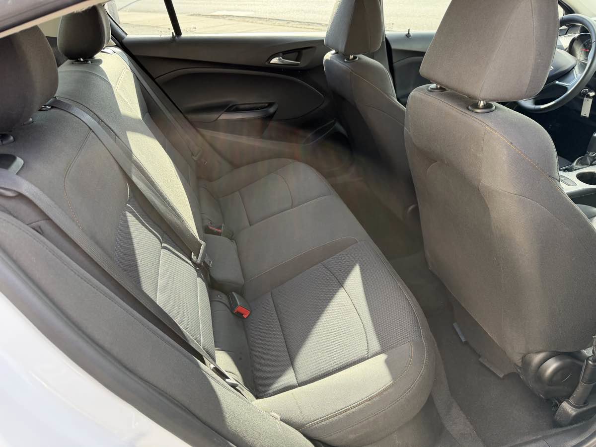 Used 2018 Chevrolet Cruze LS image 16