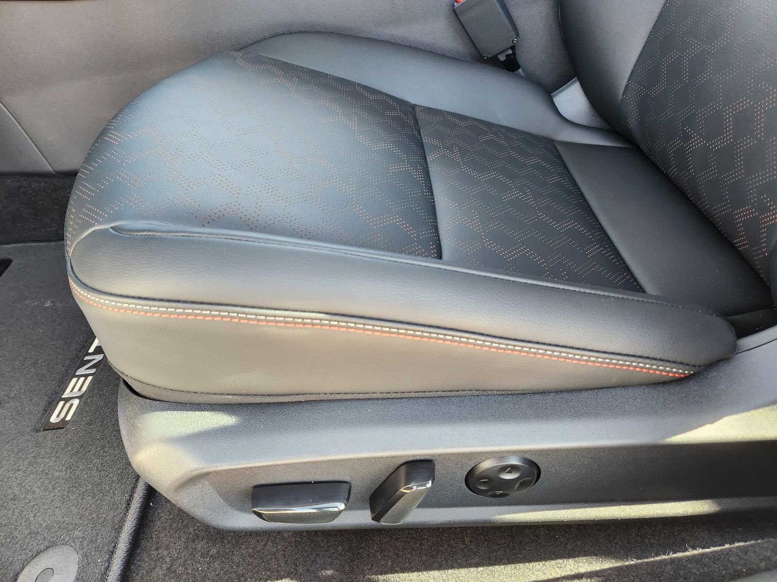 New 2026 Nissan Sentra SR w/ SR Premium Package FWD image 21