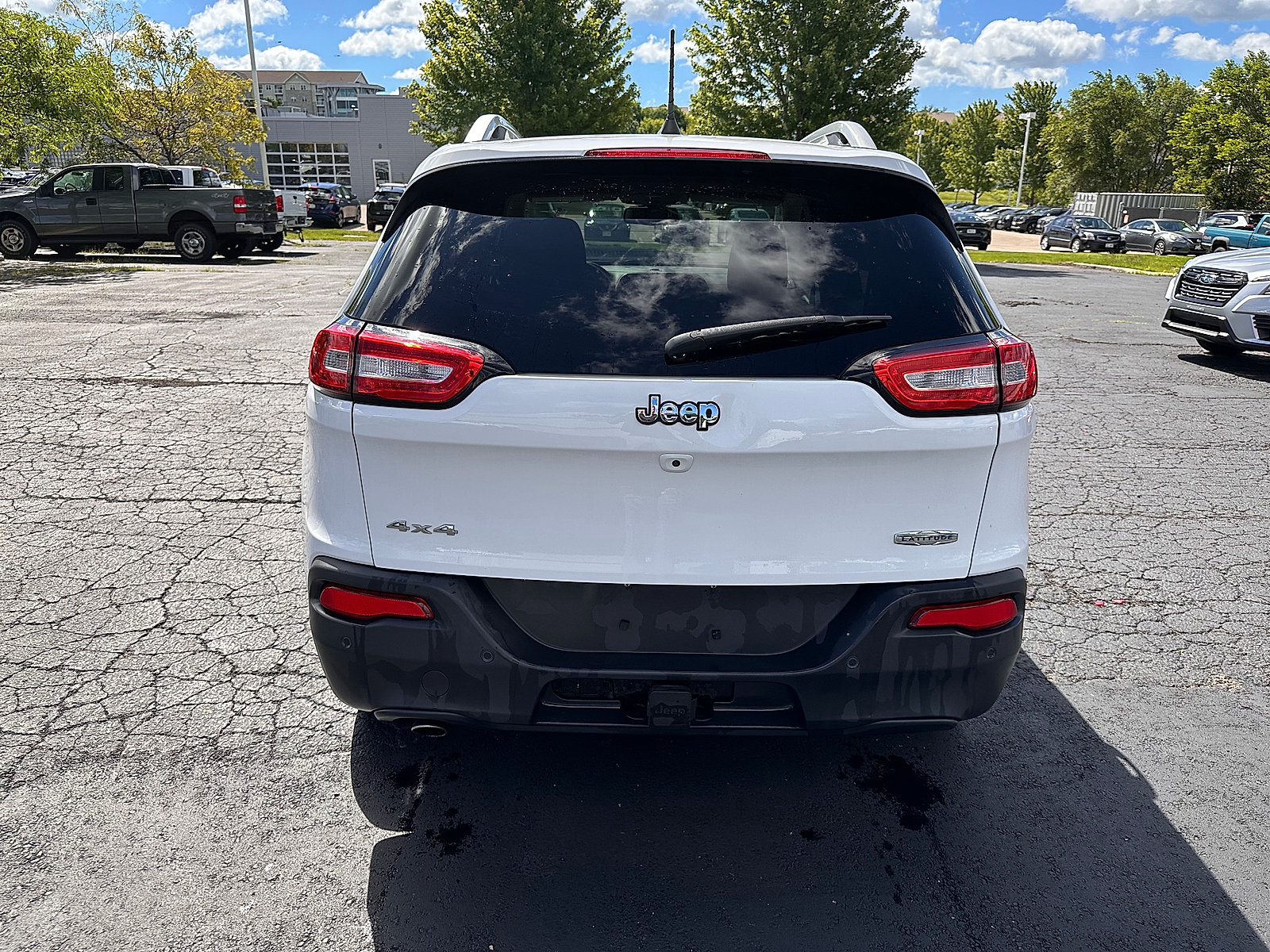 Used 2017 Jeep Cherokee Latitude w/ Safety/Convenience Group AWD/4WD image 4