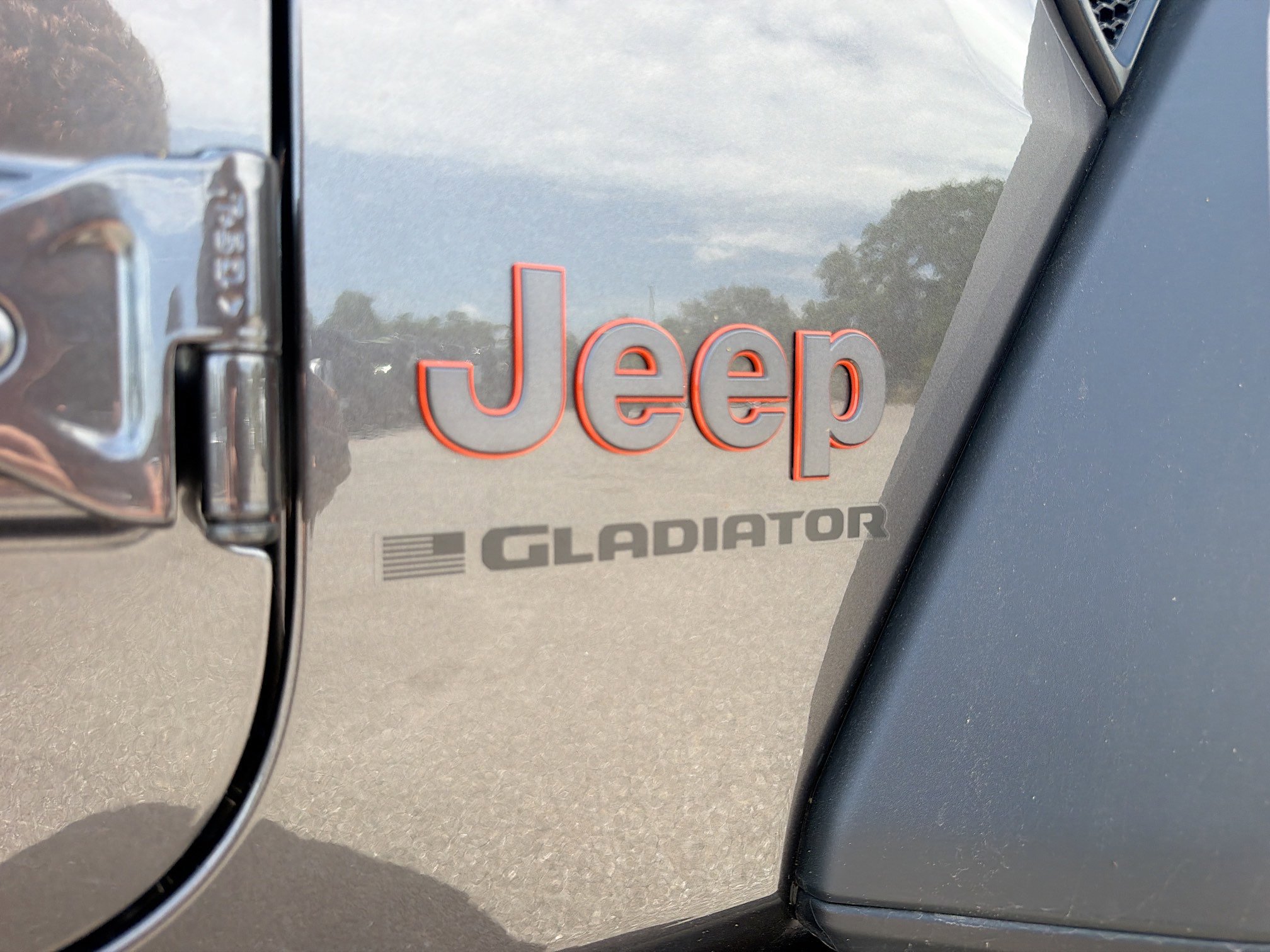 Used 2025 Jeep Gladiator Mojave w/ Technology Group AWD/4WD image 13