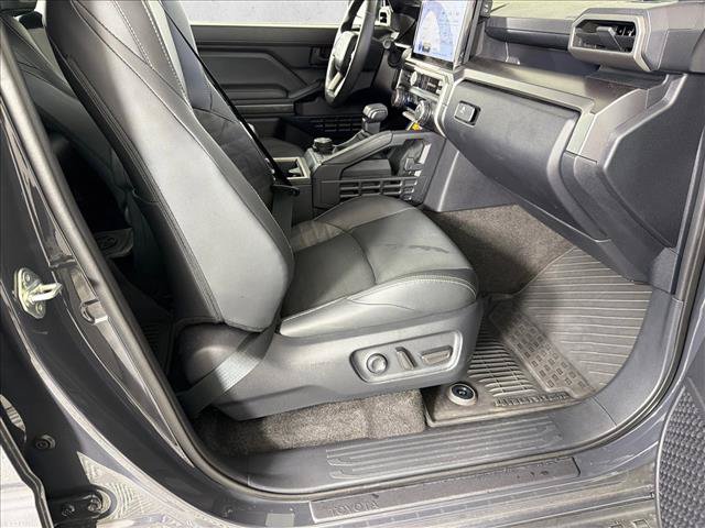 Used 2025 Toyota 4Runner TRD Off-Road Premium AWD/4WD image 13