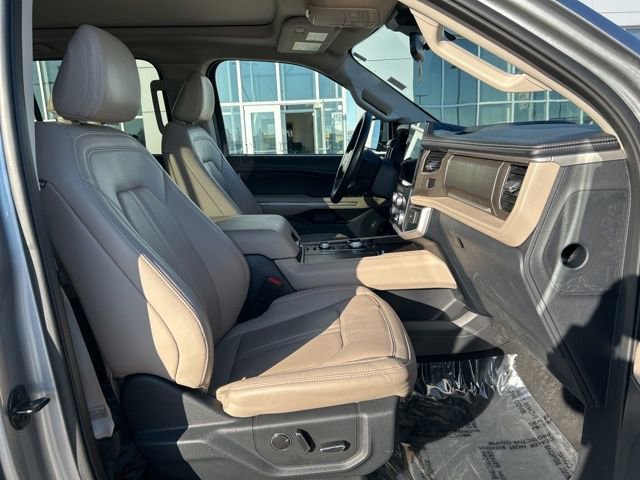 Used 2024 Ford Expedition Limited image 20