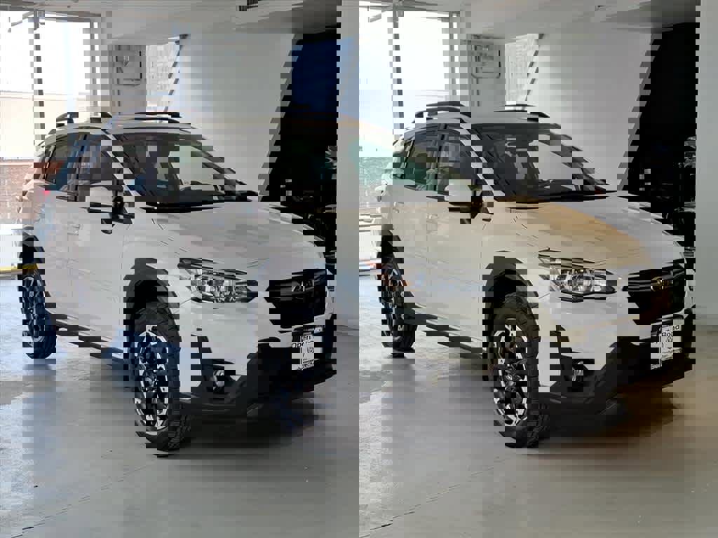 Used 2023 Subaru Crosstrek 2.0i Premium image 3