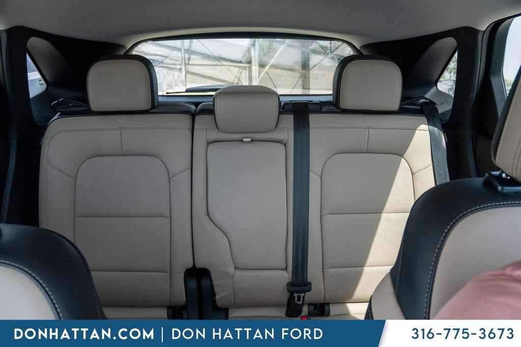 Used 2021 Ford Escape Titanium AWD/4WD image 16