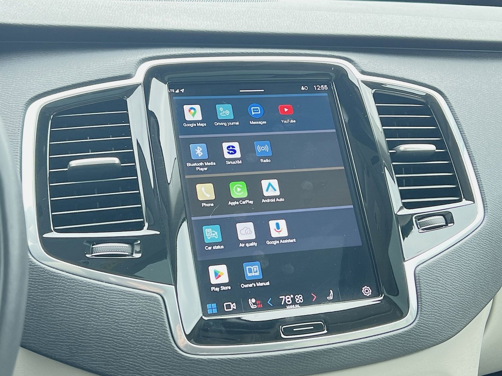 Used 2023 Volvo XC90 B6 Plus w/ Protection Package Premier image 18