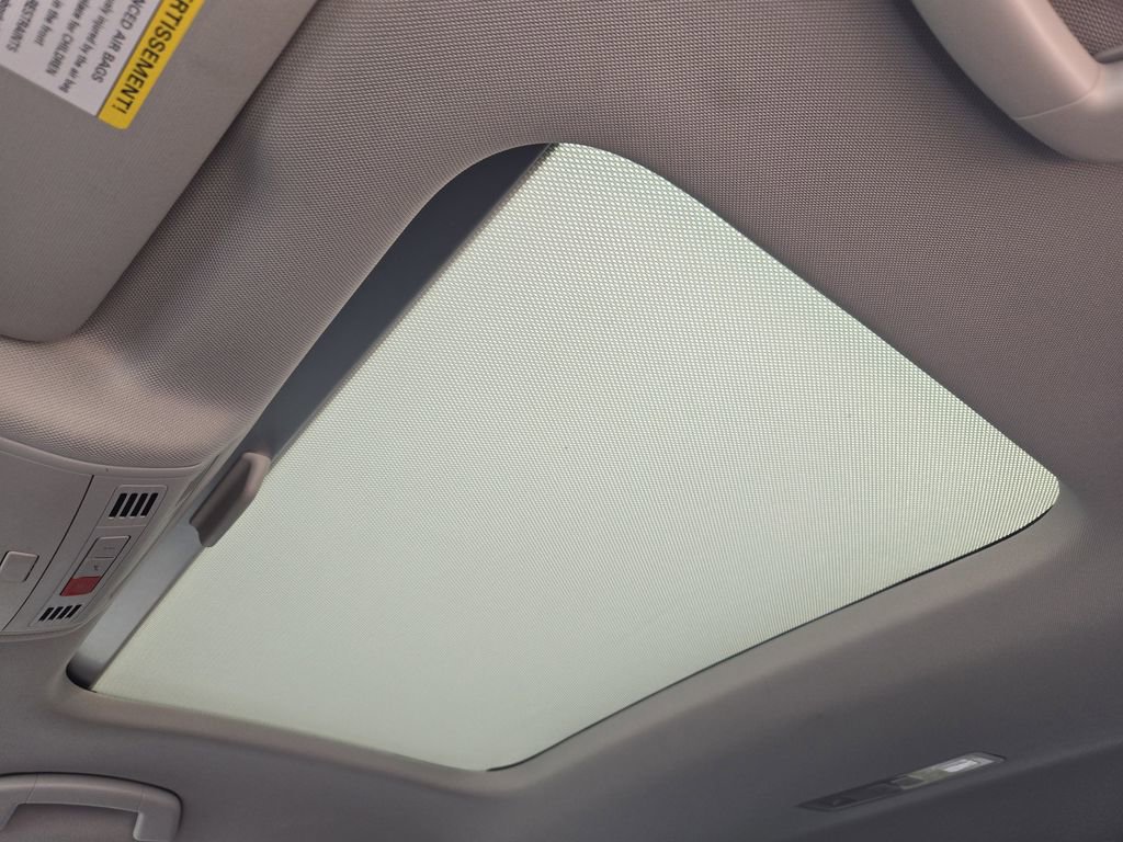 Used 2019 Volkswagen Golf SE image 26