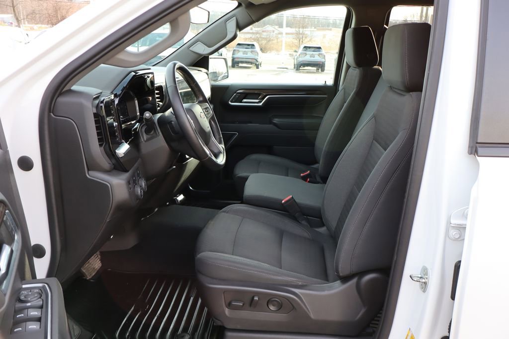 Used 2022 Chevrolet Silverado 1500 LT image 24