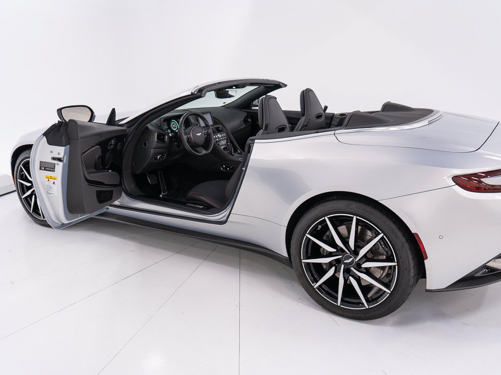 Used 2020 Aston Martin DB11 Volante RWD image 17
