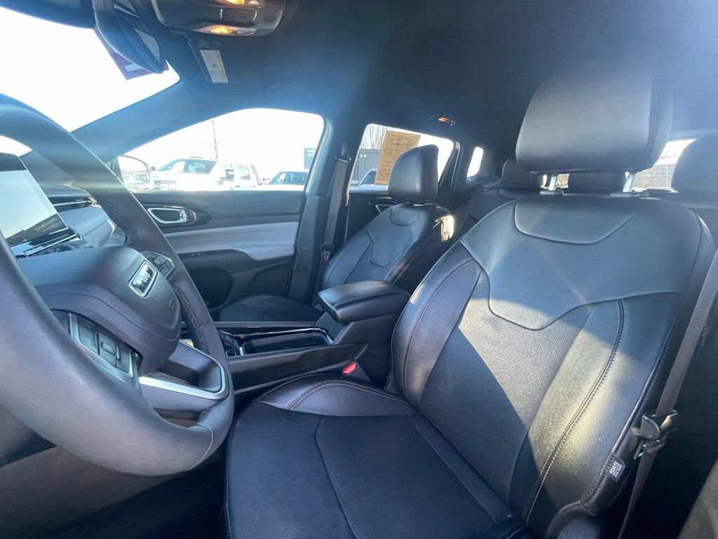 Used 2023 Jeep Compass Limited image 21