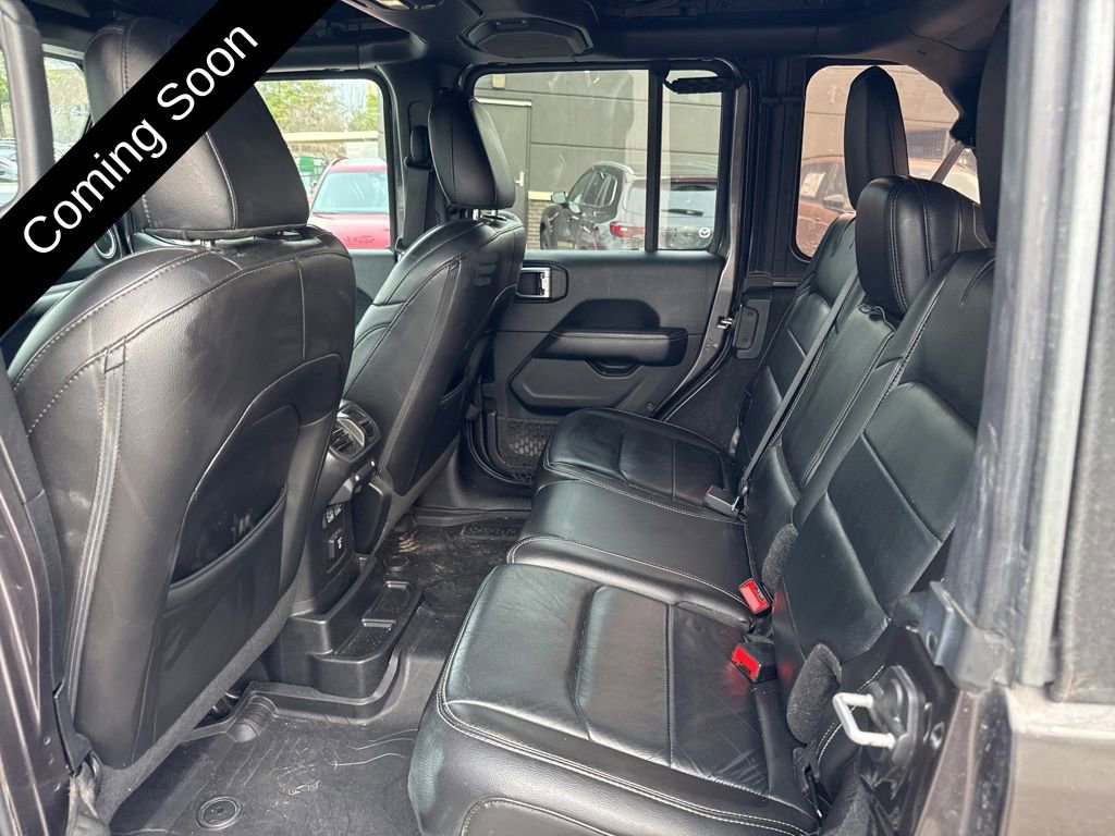 Used 2018 Jeep Wrangler Unlimited Sahara image 9