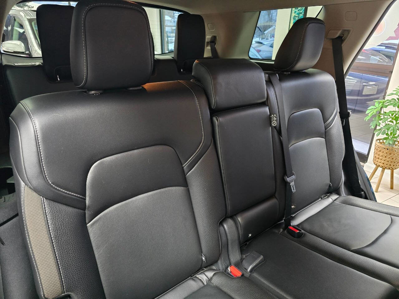 Used 2023 Nissan Pathfinder SL AWD/4WD image 22