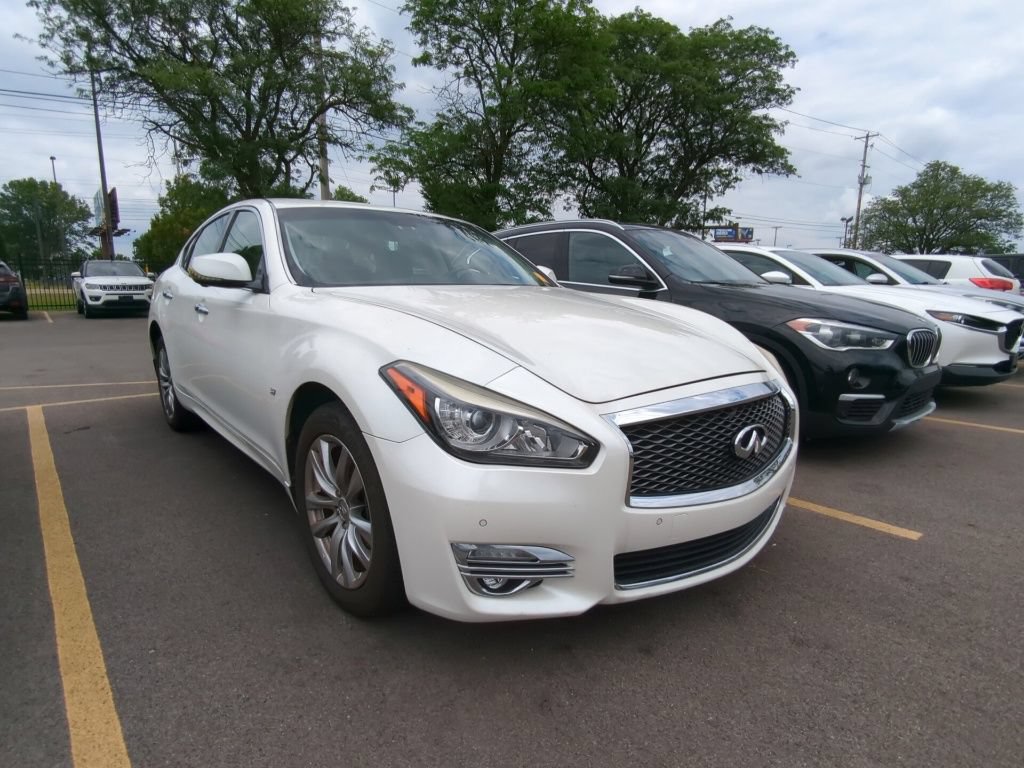 Used 2016 INFINITI Q70 3.7 AWD/4WD image 3