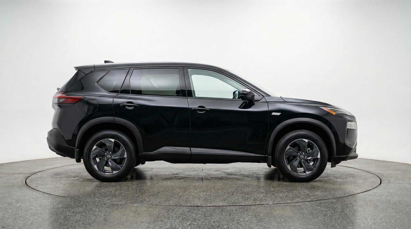 Used 2025 Nissan Rogue SV AWD/4WD image 11